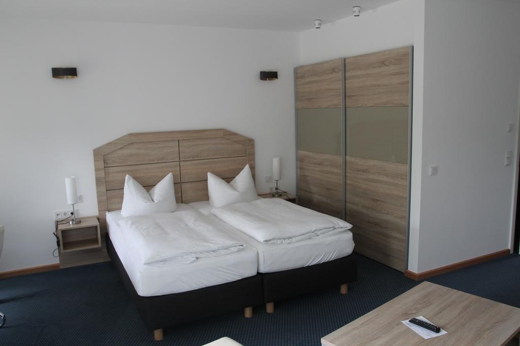 Hotel Lindenstrasse Neuenhagen bei Berlin Kültér fotó
