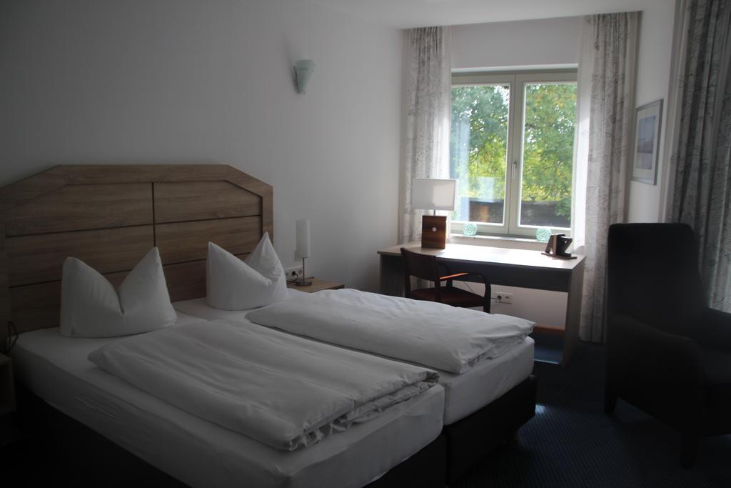 Hotel Lindenstrasse Neuenhagen bei Berlin Szoba fotó